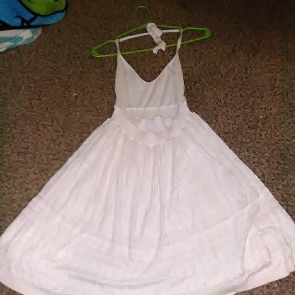 Victoria's Secret White Halter Dree - Picture 3 of 5